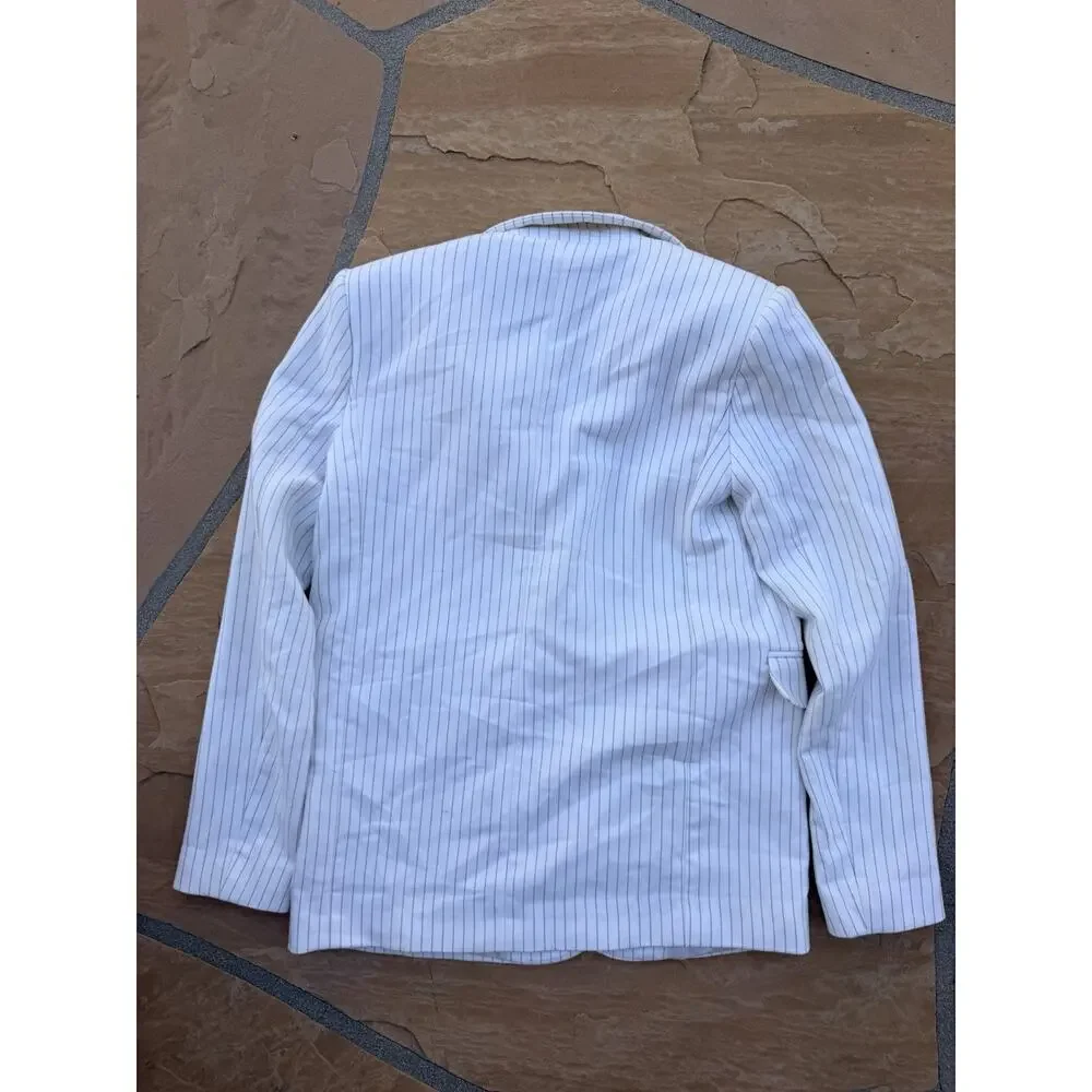 Abercrombie & Fitch this product